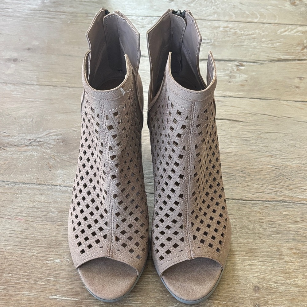 Women's Peep-Toe Ankle Boots sz 8 Tan Heel Booties